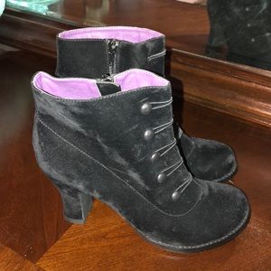 Mojo Moxy Suede Booties Sz 8